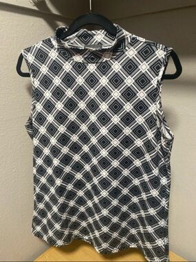 Mock Neck Sleeveless Geometric Print Top - Black & White